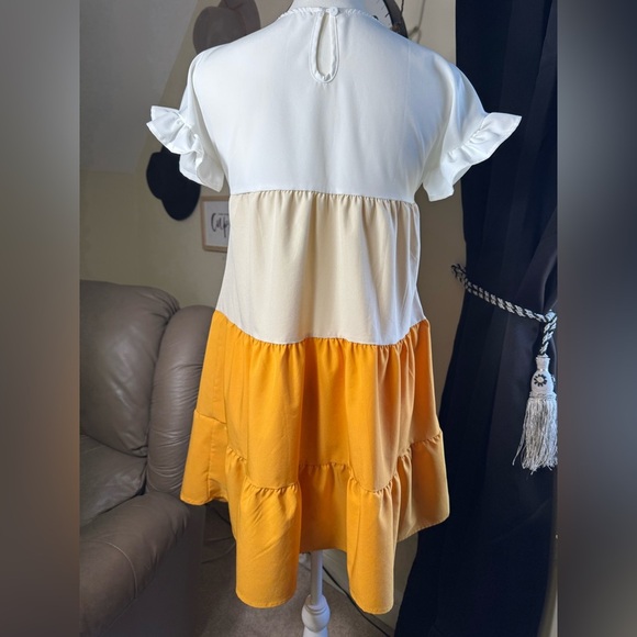 NWOT- Stylish Mini Dress in White, Cream, and Yellow XSmall/Small - Picture 7 of 11